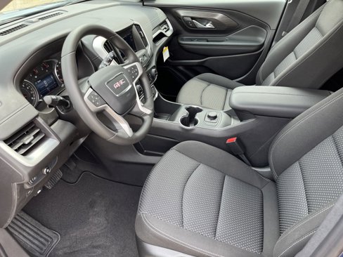 New 2024 GMC Terrain SLE w/ Elevation Edition image 9