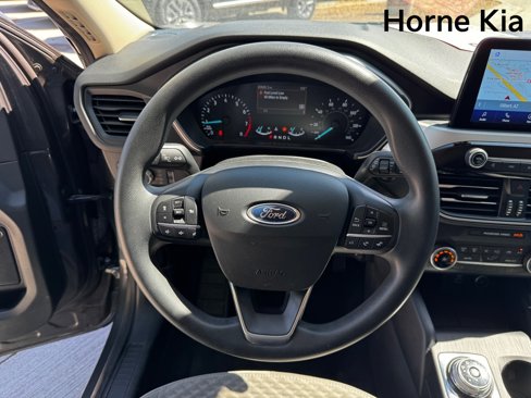 Used 2020 Ford Escape SE image 16