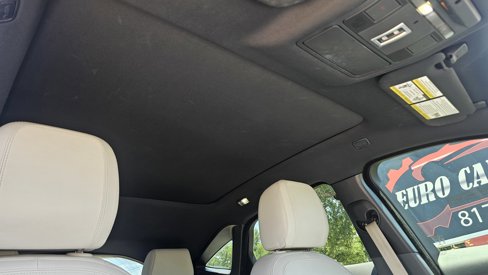 Used 2018 Jaguar E-PACE SE image 35