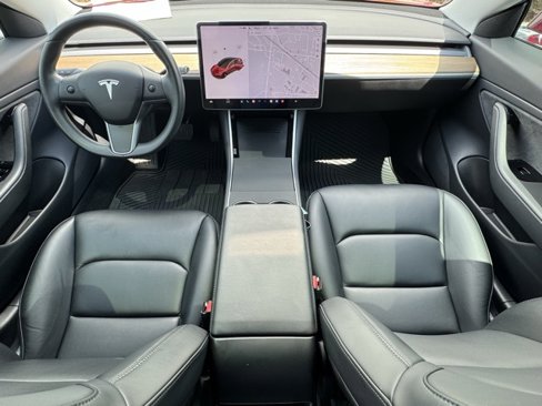 Used 2019 Tesla Model 3 Standard Range image 3