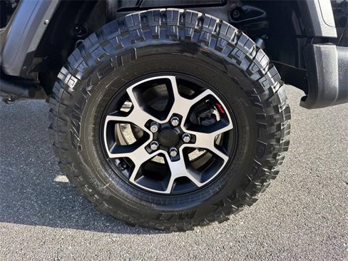 Used 2019 Jeep Wrangler Sport image 3