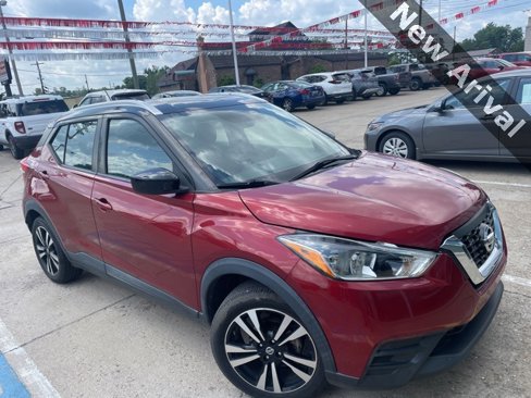 Used 2019 Nissan Kicks SV image 1