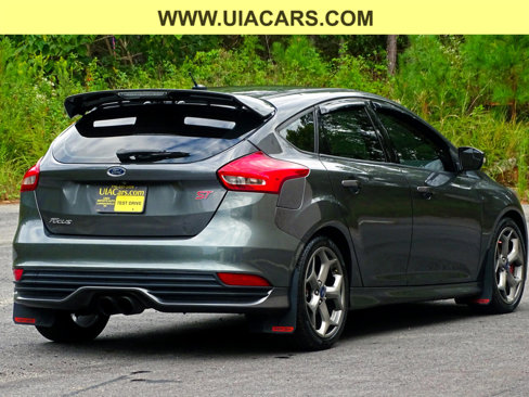 Used 2017 Ford Focus ST image 10