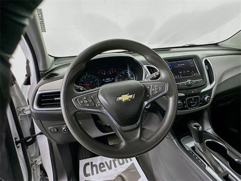 Used 2020 Chevrolet Equinox LS image 11