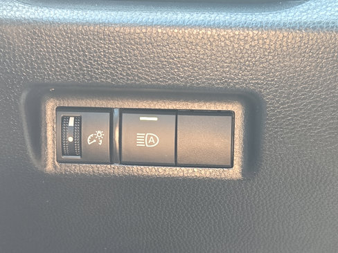 Used 2022 Toyota RAV4 LE image 22