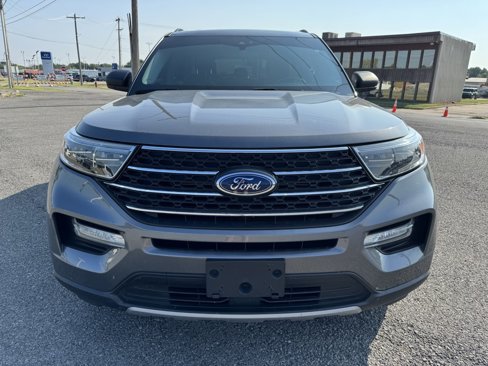 Used 2022 Ford Explorer XLT w/ Equipment Group 202A image 2