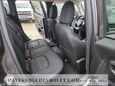 Used 2020 Jeep Renegade Latitude w/ Cold Weather Group image 19