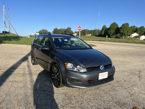 Used 2016 Volkswagen Golf Limited Edition image 6