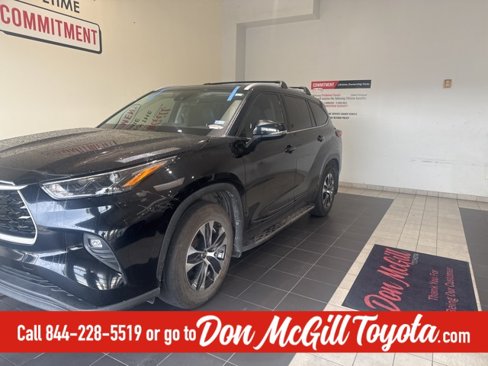 Certified 2022 Toyota Highlander XLE image 1