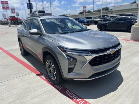 Used 2024 Chevrolet Trax LT image 3