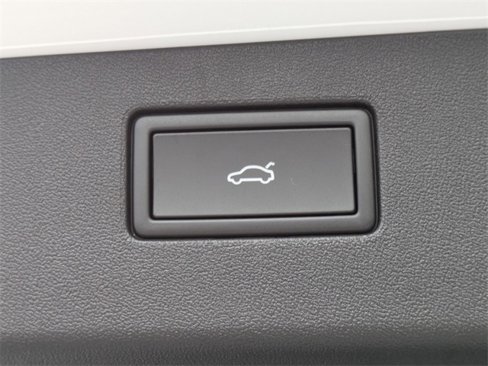New 2025 Volkswagen Tiguan SE image 27