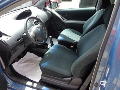 Used 2008 Toyota Yaris 2-Door Hatchback image 7