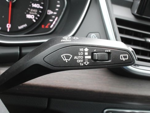 Used 2024 Audi Q5 2.0T Premium w/ Convenience Package image 32