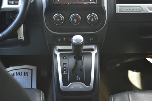 Used 2017 Jeep Compass Latitude image 34