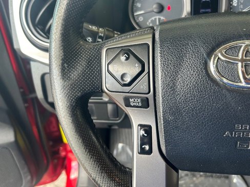 Used 2016 Toyota Tacoma SR5 image 37