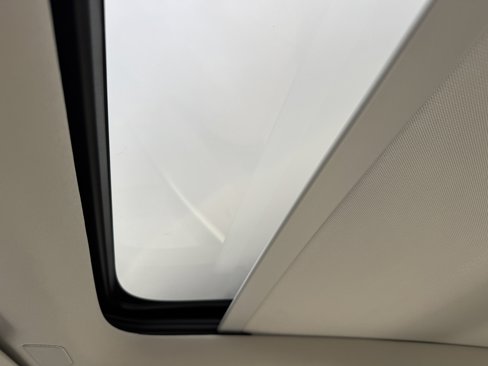 Certified 2024 Volvo S60 T8 Plus image 21