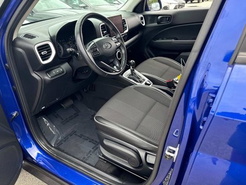 Certified 2022 Hyundai Venue Limited w/ Cargo Package image 17