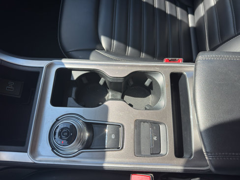 Used 2024 Ford Edge SEL image 22