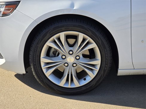 Used 2015 Chevrolet Impala LT w/ Convenience Package image 26