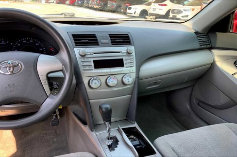 Used 2011 Toyota Camry LE image 6