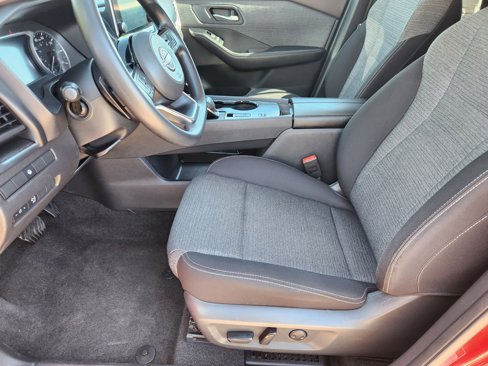 Used 2023 Nissan Rogue SV image 7