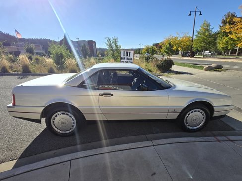 Used 1991 Cadillac Allante image 4