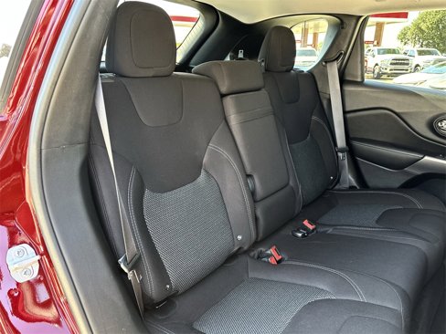Used 2019 Jeep Cherokee Latitude w/ Popular Appearance Group image 24