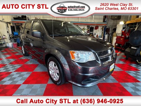 Used 2019 Dodge Grand Caravan SE image 1