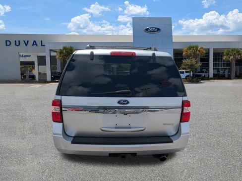 Used 2016 Ford Expedition XLT w/ Equipment Group 202A image 4