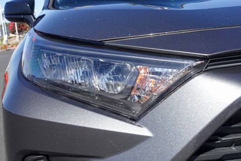 Used 2019 Toyota RAV4 LE image 8
