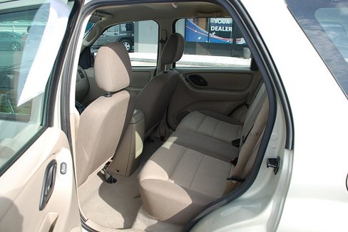 Used 2005 Ford Escape XLS image 15