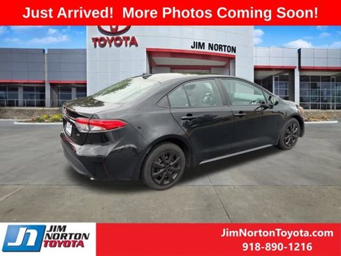 Used 2023 Toyota Corolla LE image 6