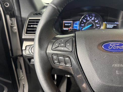 Used 2018 Ford Explorer XLT w/ Equipment Group 202A image 27