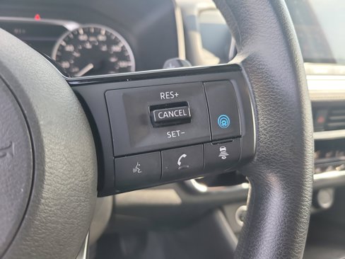 Used 2022 Nissan Rogue SV image 29