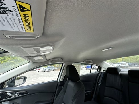 Used 2016 MAZDA MAZDA3 i Sport w/ Preferred Equipment Package image 22