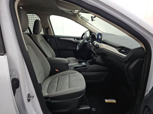 Used 2020 Ford Escape SE image 12