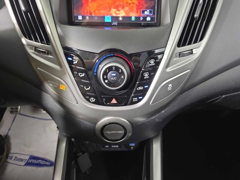 Used 2013 Hyundai Veloster w/ Style Pkg image 14