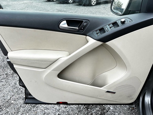 Used 2010 Volkswagen Tiguan SE image 15