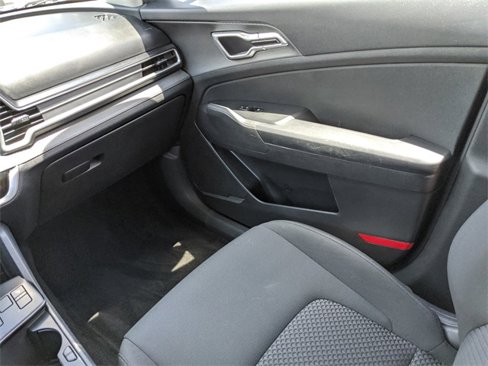 Used 2023 Kia Sportage LX image 16