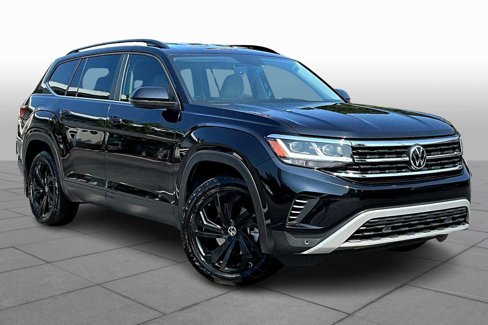 Used 2022 Volkswagen Atlas SE w/ Black Wheel Package image 2