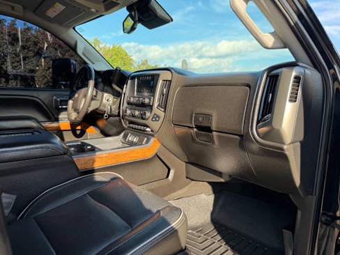 Used 2018 Chevrolet Silverado 2500 High Country w/ Duramax Plus Package image 24