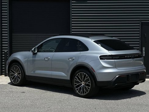 New 2025 Porsche Macan Electric image 11