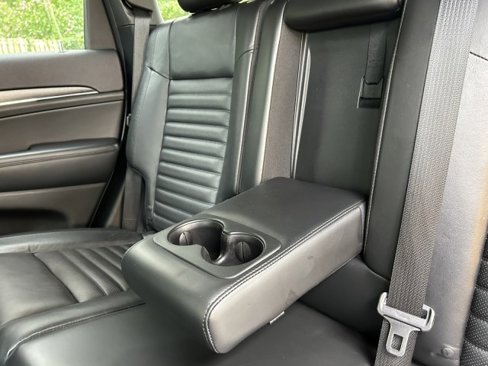 Used 2018 Jeep Grand Cherokee Limited image 23