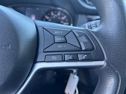 Used 2018 Nissan Rogue S image 25