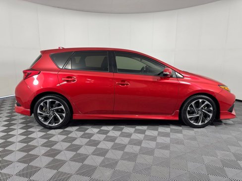 Used 2017 Toyota Corolla iM image 4