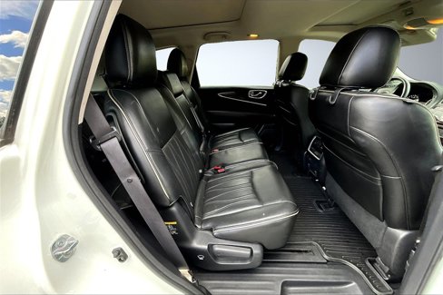 Used 2017 INFINITI QX60 Luxe w/ Deluxe Technology Package image 22