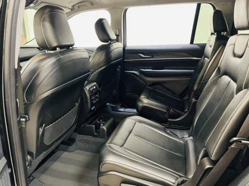 Used 2023 Jeep Grand Cherokee L Limited image 14