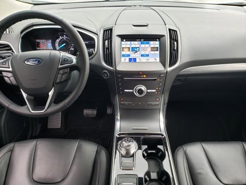 Used 2019 Ford Edge Titanium image 15