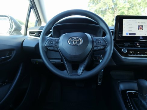 Used 2025 Toyota Corolla LE image 18