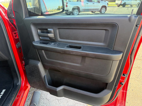 Used 2016 RAM 1500 Express image 31